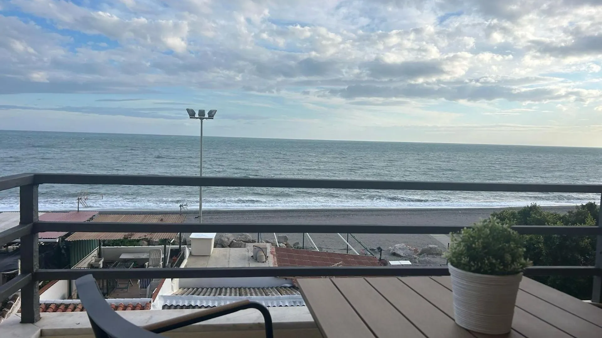 Apartment Maravilloso Apartamento En Primera Linea De Playa Con Vistas Al Mar En Caleta De Velez 2 D