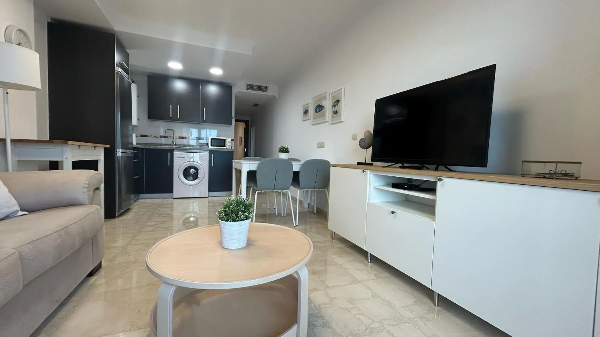 Apartamento primera línea playa. Vistas al mar Caleta de Vélez 0*,